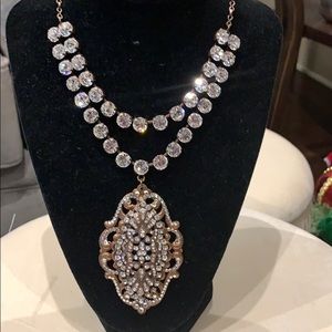 Absolutely stunning necklace